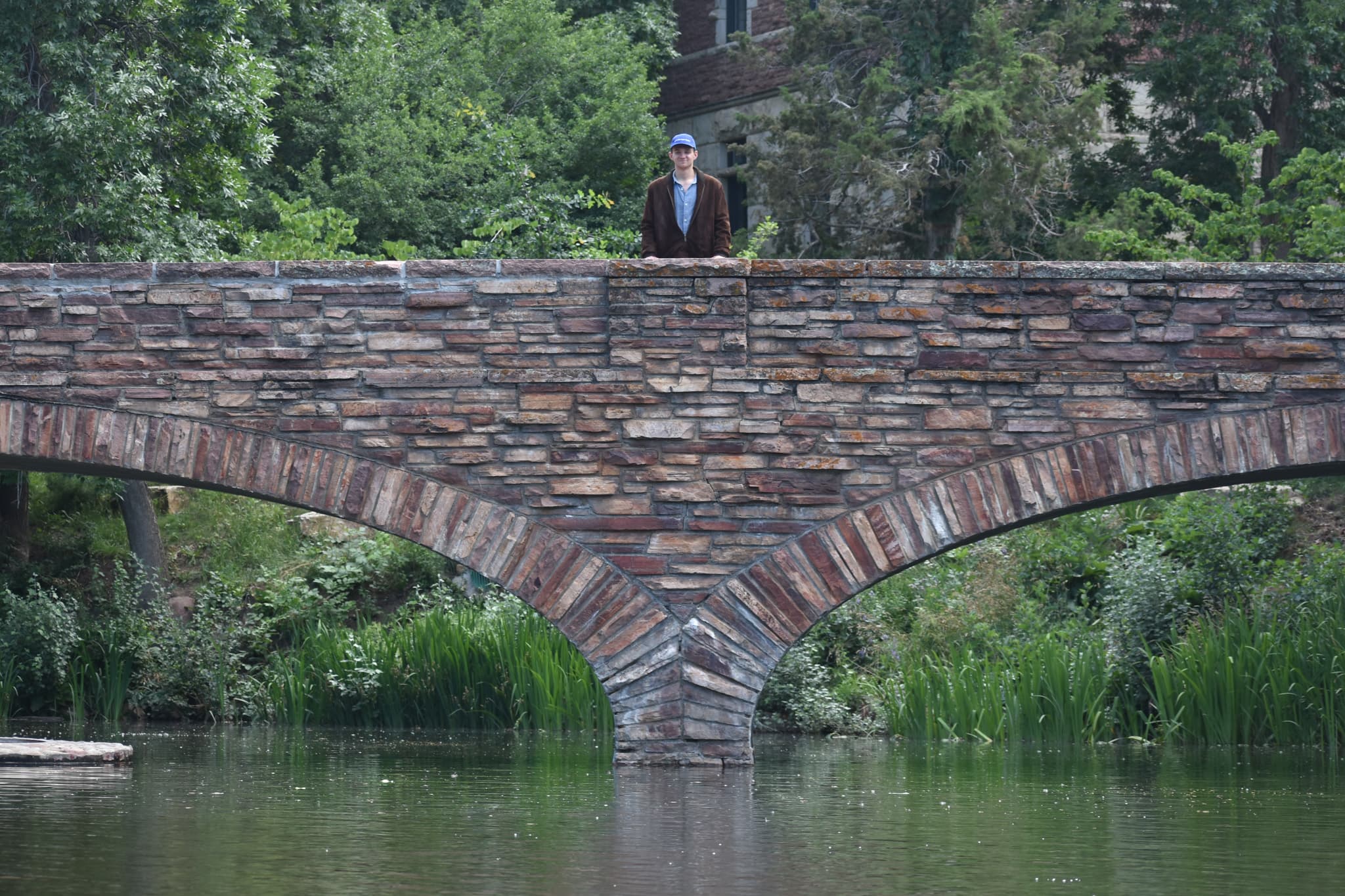 Jamo on the bridge